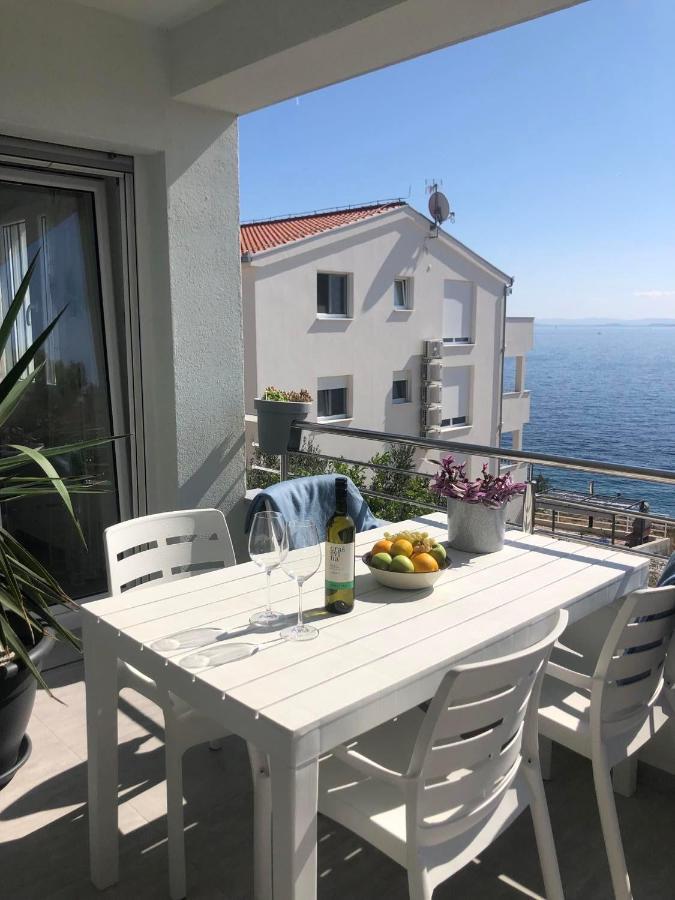 Villa Dani Sea & Pool Apartments Трогир Екстериор снимка